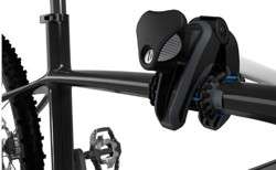 bezpieczne przewożenie rowerów karbonowych przy wykorzystaniu uchwytu ramy z gałką aqutight i ochraniacza